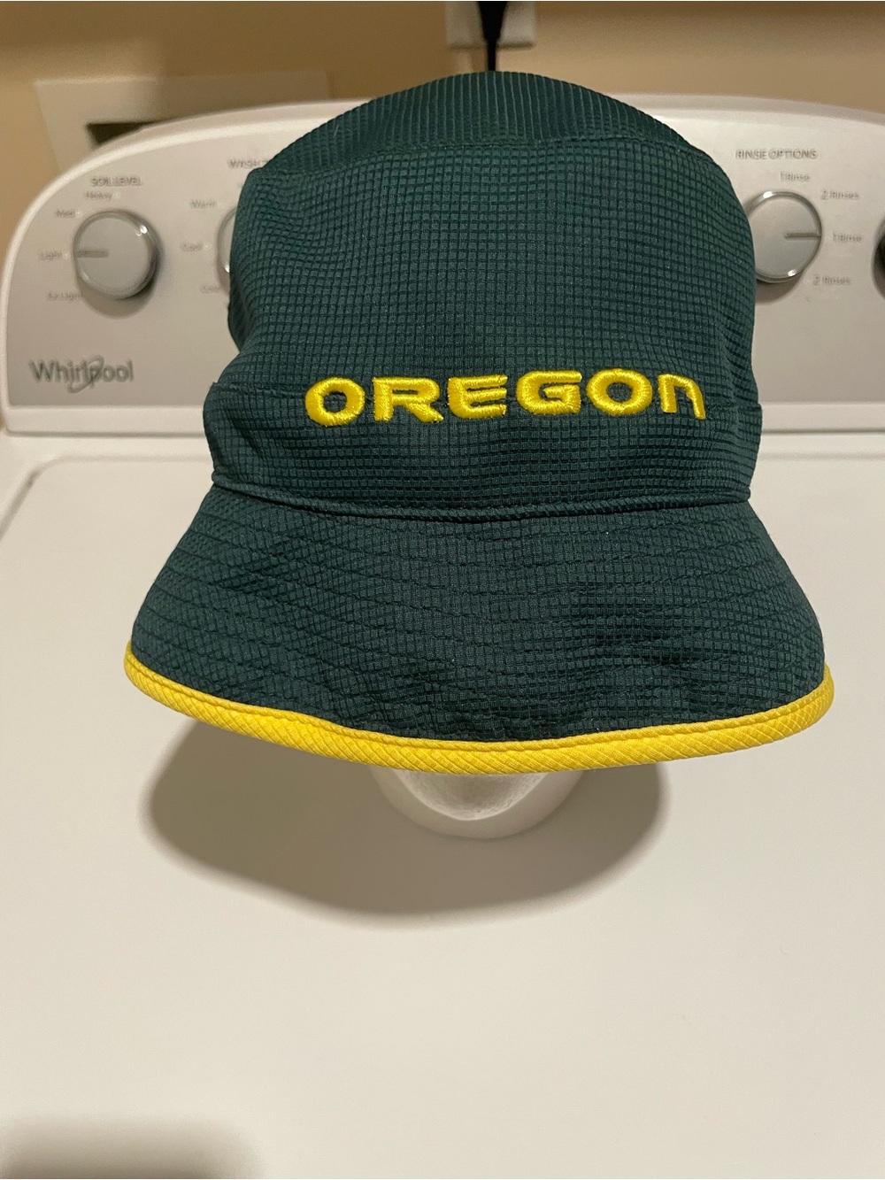 NWT Top of the World Oregon Ducks green bucket hat